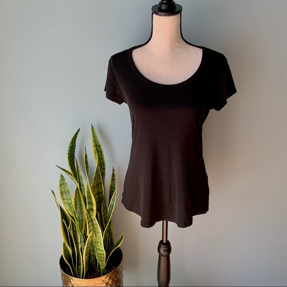 Cynthia Rowley Tops - ❗️Sold❗️ Cynthia Rowley Black Scoop Neck Short Sleeve Tee • Medium